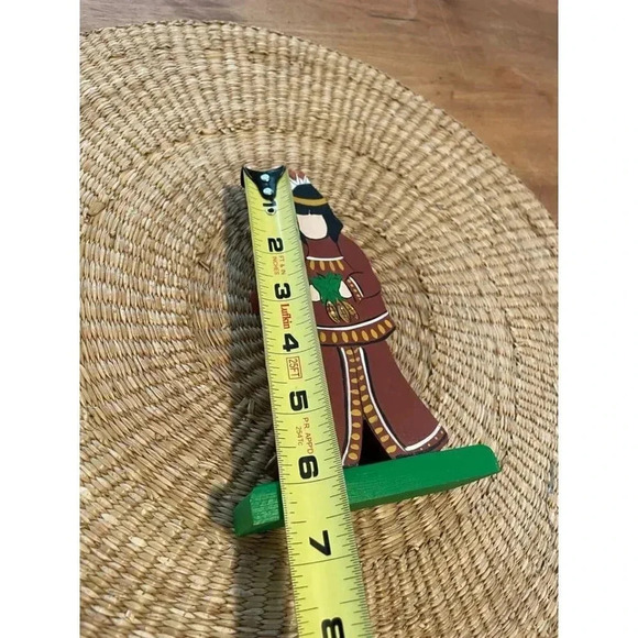 Handpainted Wooden Native American Indian Statue - Picture 5 of 10